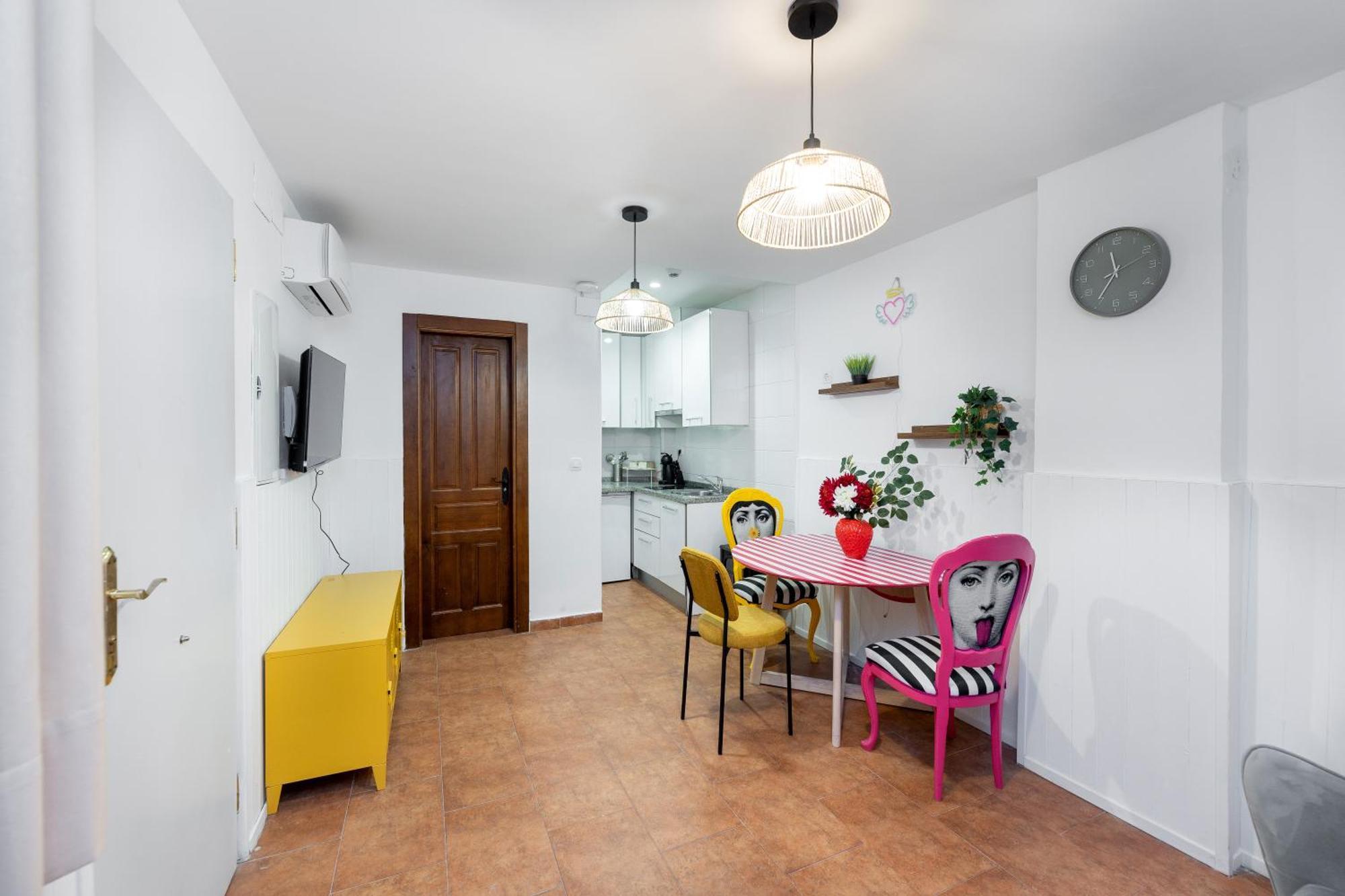 Apartamentos - Pinksparrow - Granada Pokoj fotografie