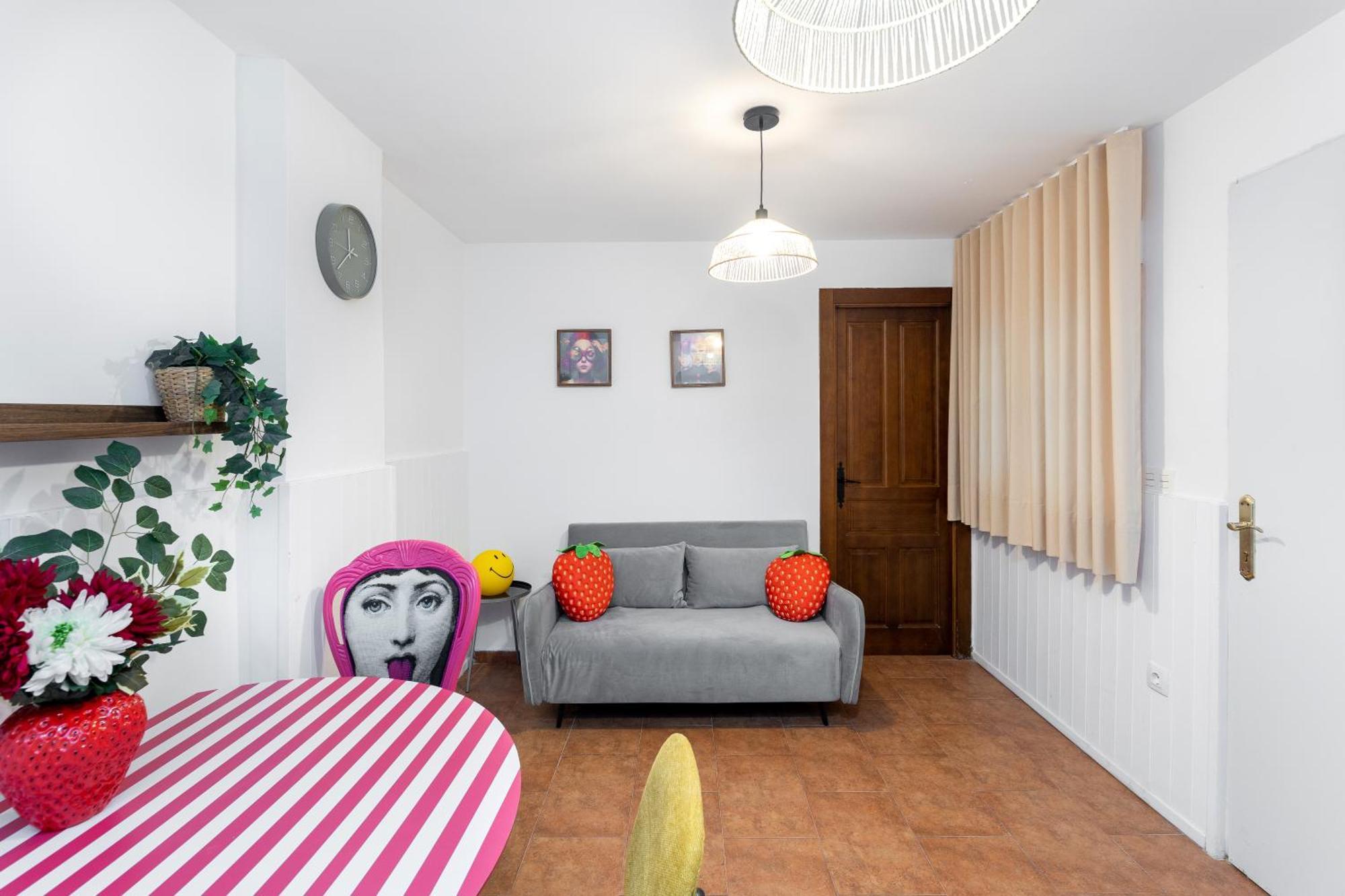 Apartamentos - Pinksparrow - Granada Pokoj fotografie